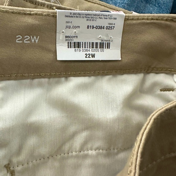 St John’s Bay Khaki Bermuda shorts (NWOT) - Picture 5 of 6